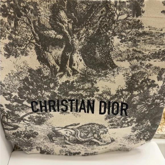 ❌SOLD❌ Brand New Dior Riviera Tiger Tote Bag- - Picture 2 of 5